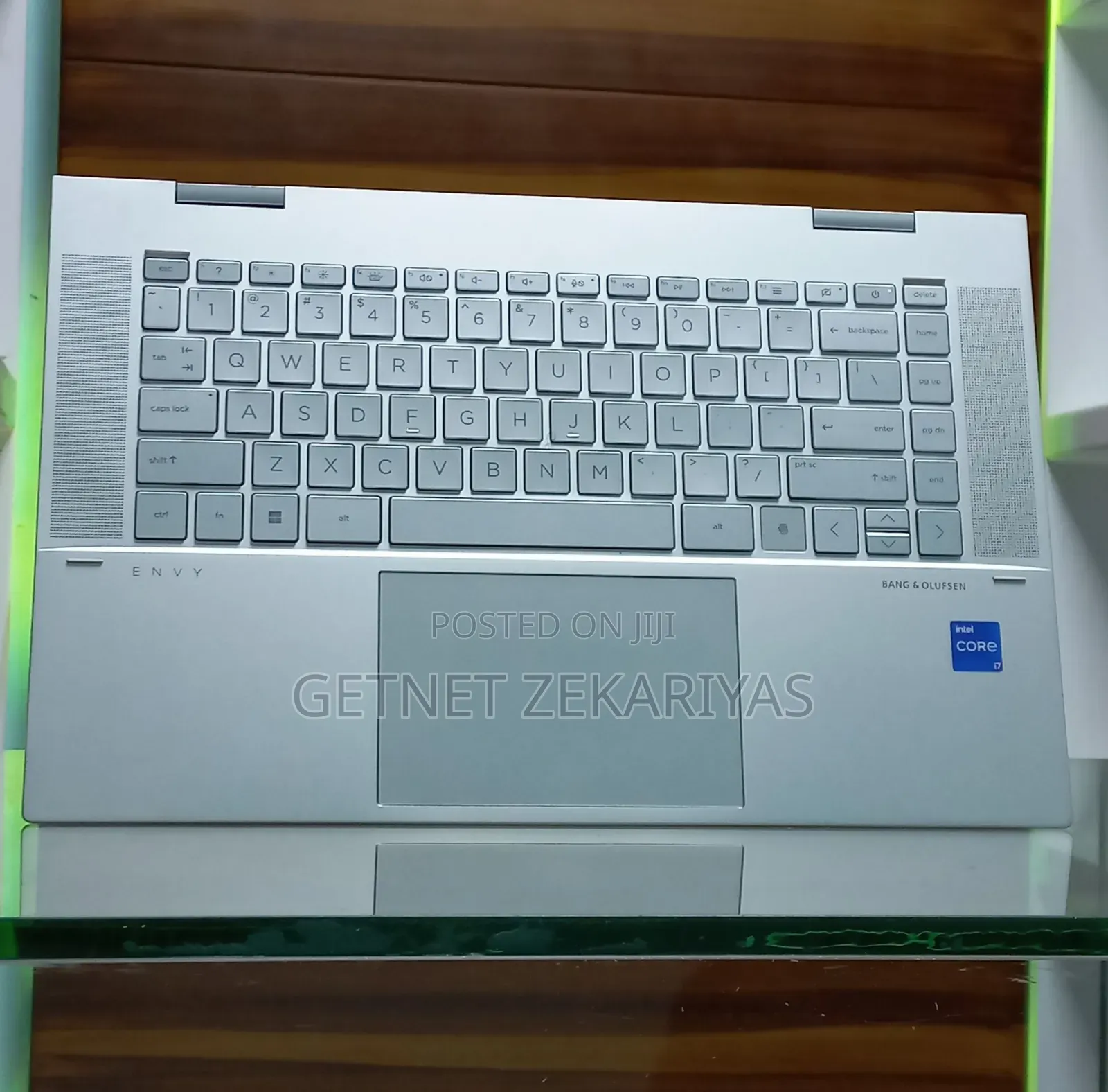 New Laptop HP Envy X360 8GB Intel Core I7 SSD 1T