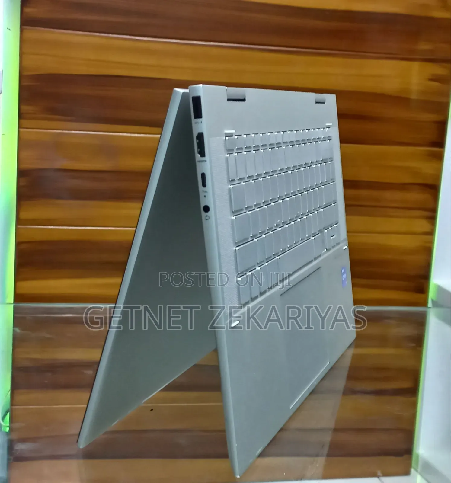 New Laptop HP Envy X360 8GB Intel Core I7 SSD 1T