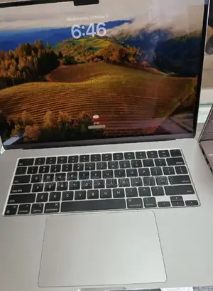 New Laptop Apple MacBook Air 2023 M2 8GB Apple M2 SSD 256GB