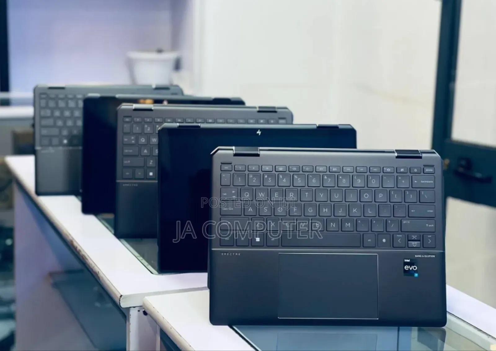 New Laptop HP Spectra 13 16GB Intel Core I7 SSD 1T