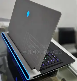 New Laptop Alienware M17x R2 32GB Intel Core I7 SSD 1T