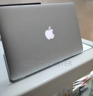 Photo - New Laptop Apple MacBook Pro 2015 8GB Intel Core I5 SSD 256GB