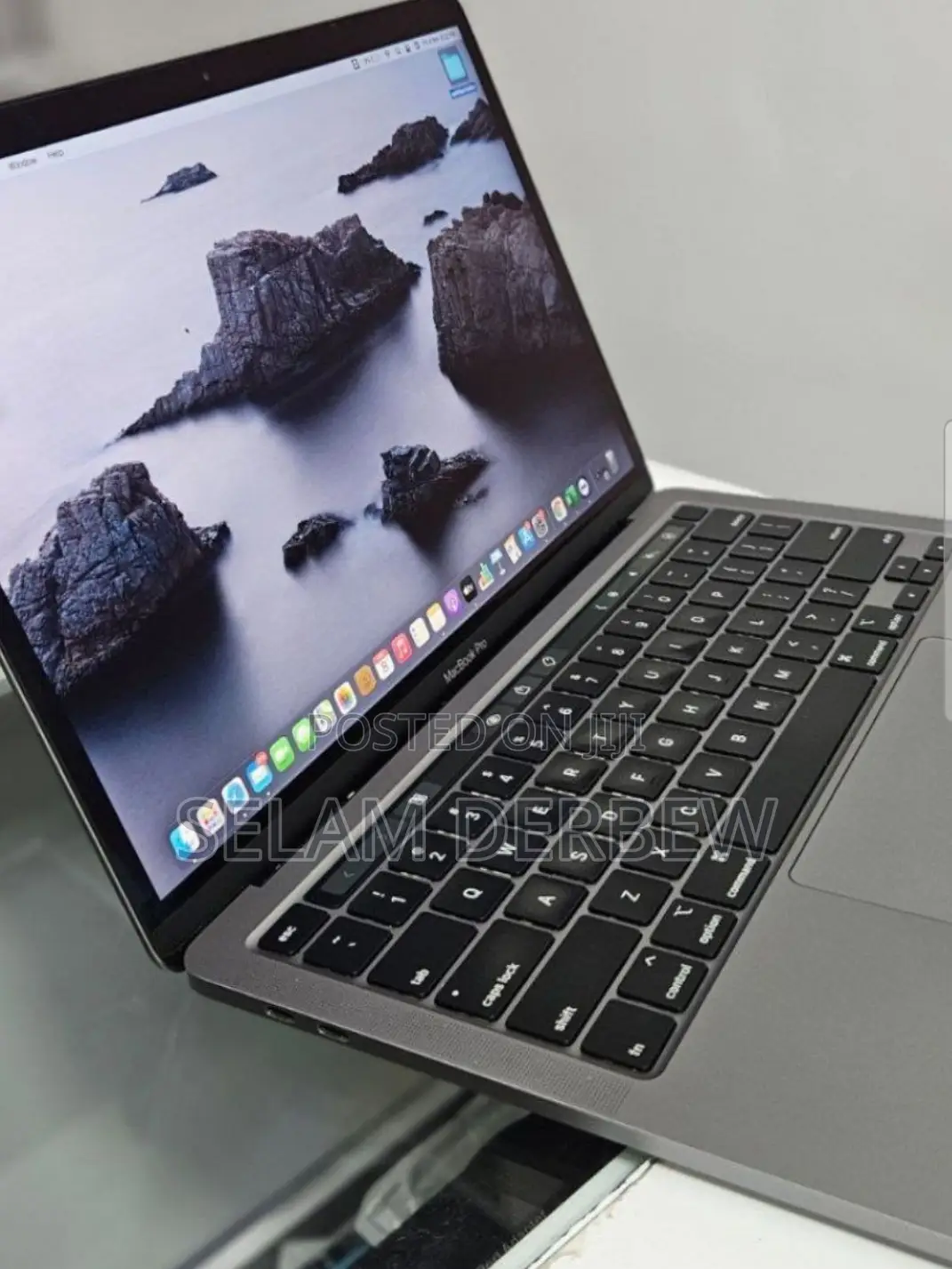 New Laptop Apple MacBook Pro 2019 8GB Intel Core I5 SSD 256GB