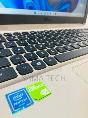 New Laptop Asus 4GB Intel SSD 1T