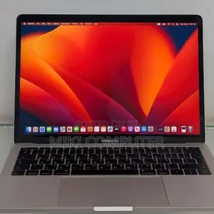 New Laptop Apple MacBook Pro 2017 8GB Intel Core I5 SSD 256GB