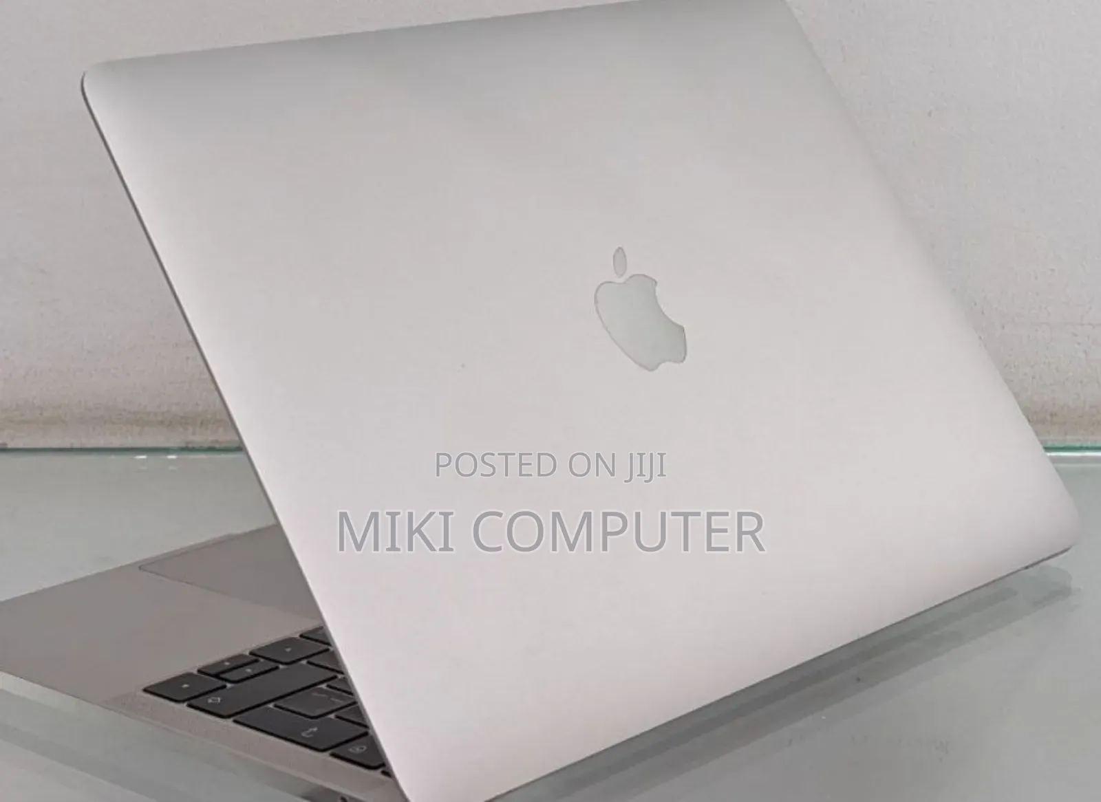 New Laptop Apple MacBook Pro 2017 8GB Intel Core I5 SSD 256GB