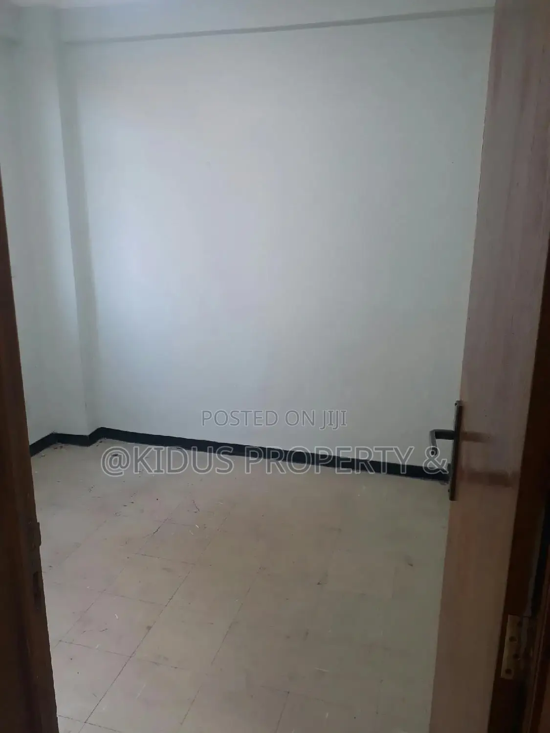 3bdrm Apartment in @Africa Building, Nifas Silk-Lafto for rent
