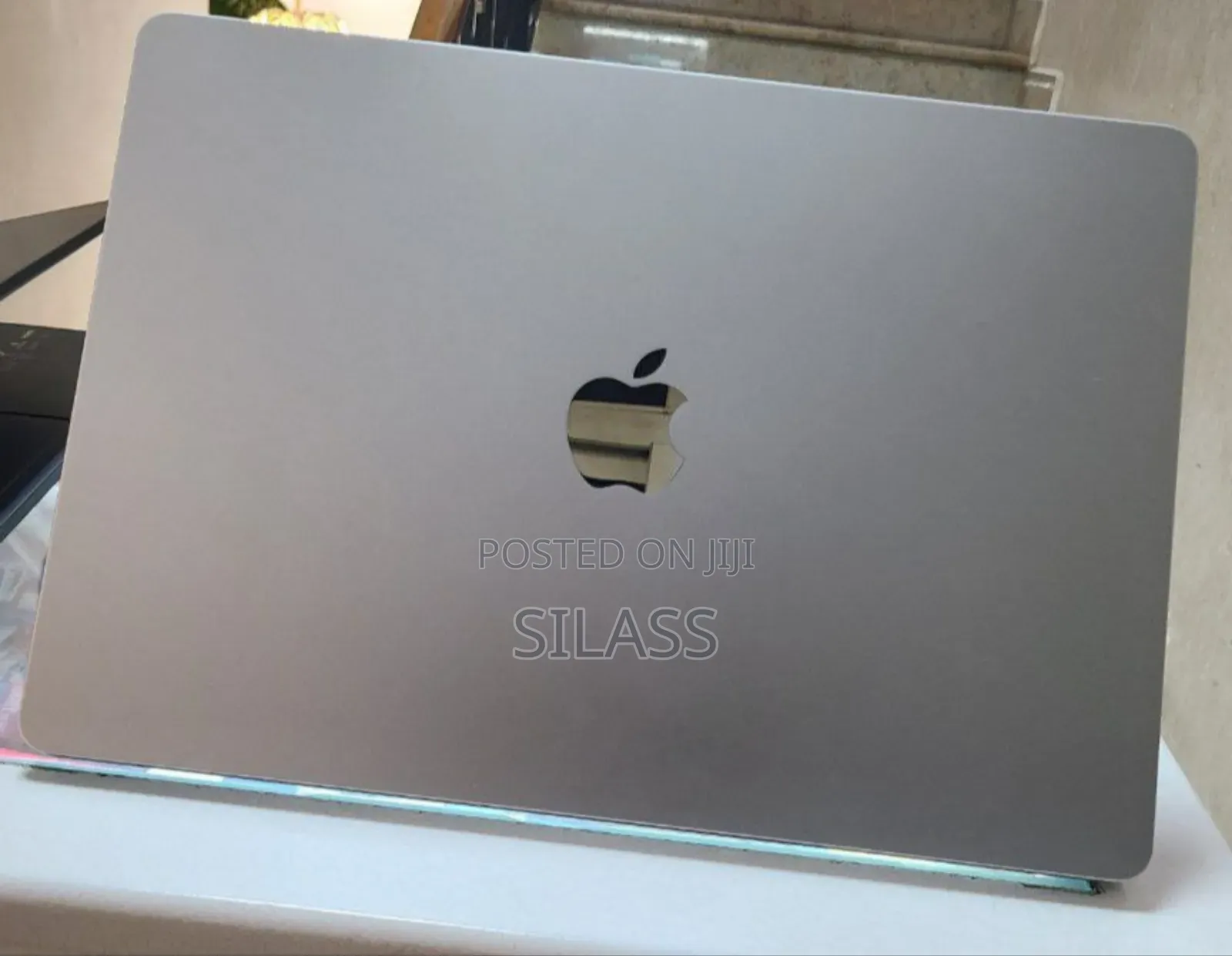 New Laptop Apple MacBook Air 2022 M2 8GB Intel Core I7 SSD 512GB