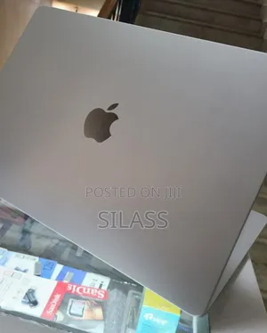 New Laptop Apple MacBook Air 2022 M2 8GB Intel Core I7 SSD 512GB