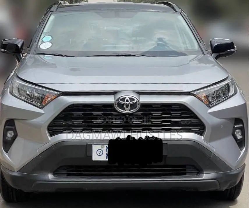 Toyota RAV4 2022 Silver
