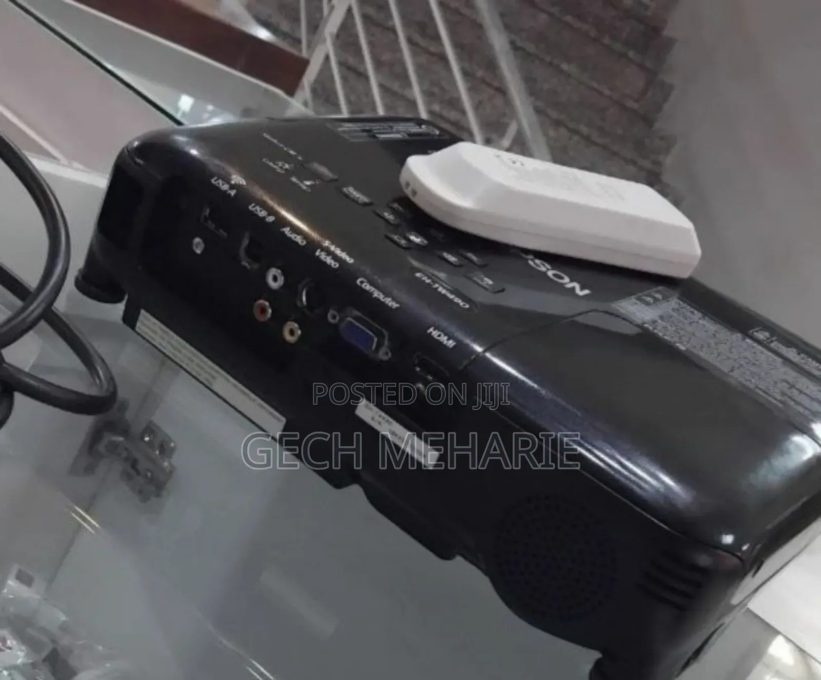 Ebrand New Epson Projector E