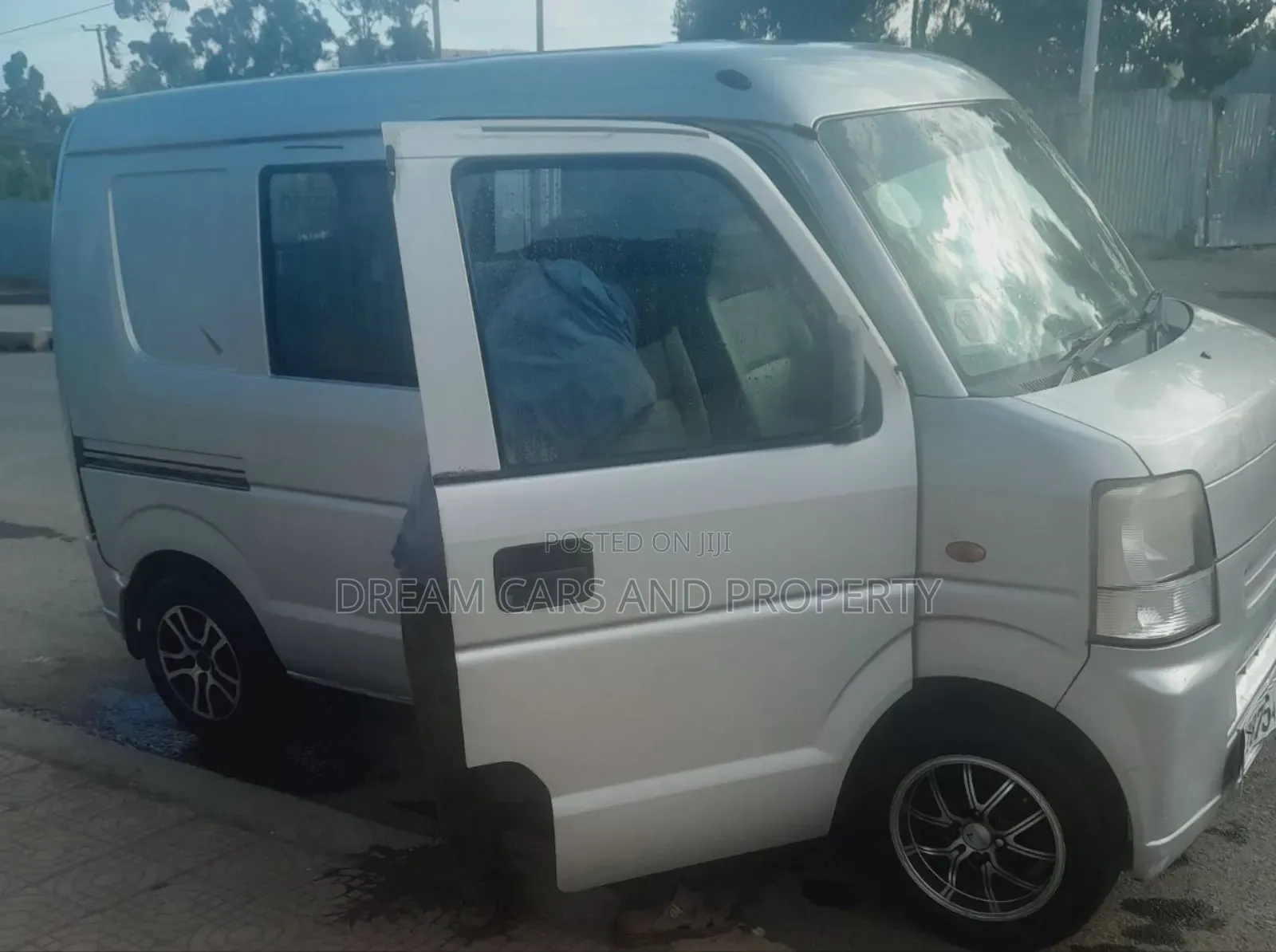 Suzuki Every Wagon 2012 White