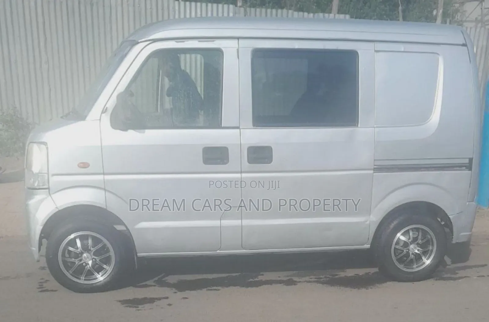 Suzuki Every Wagon 2012 White