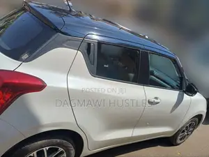 Suzuki Swift 2022 White