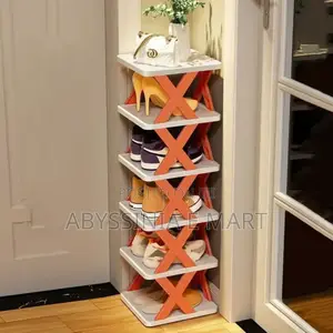 6 ጥንድ ጫማዎችን ይይዛል