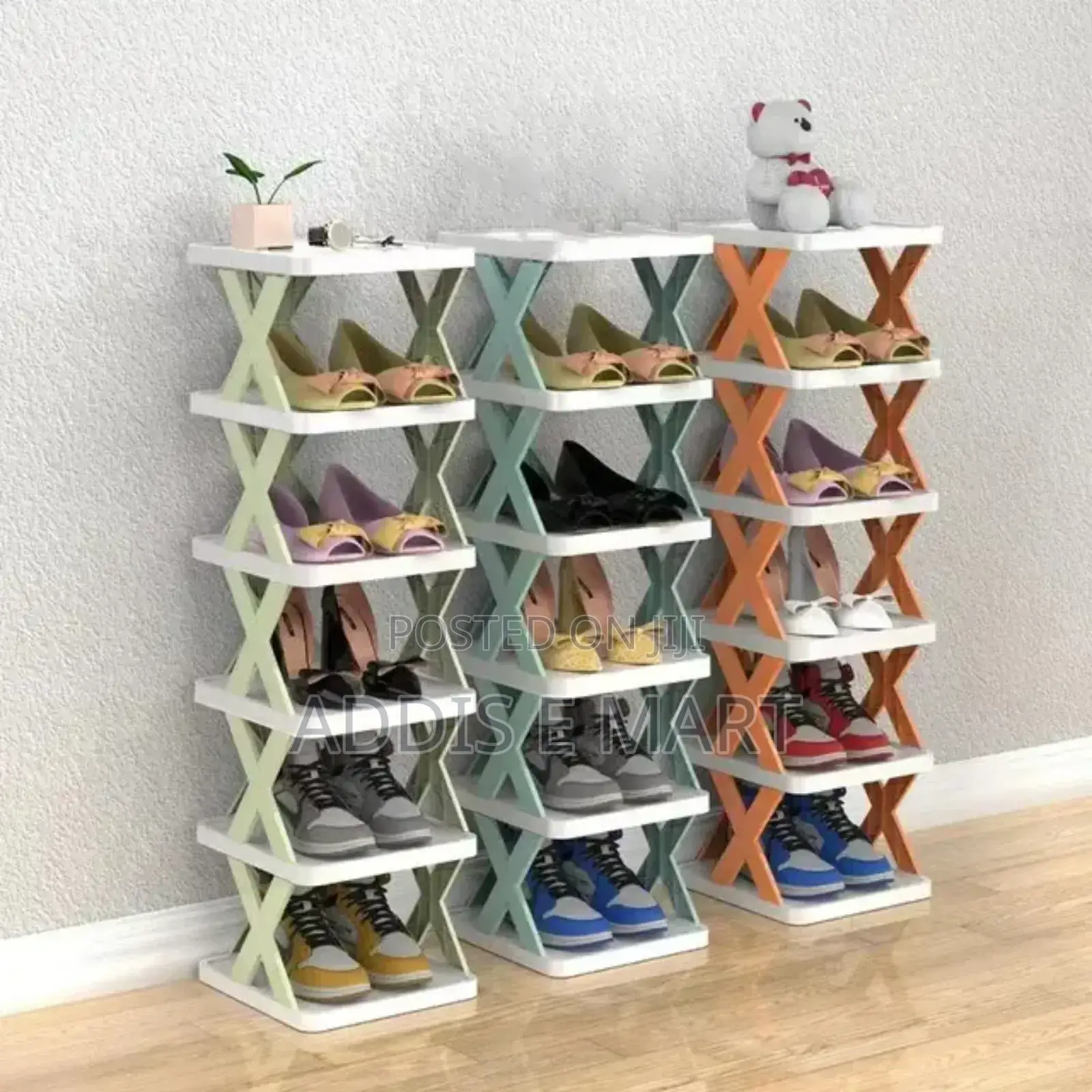 6 ጥንድ ጫማዎችን ይይዛል