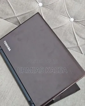 New Laptop Toshiba Satellite C55 8GB Intel Core I7 SSD 1T