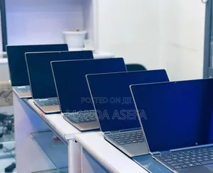 New Laptop HP Spectre 16GB Intel Core I7 SSD 1T