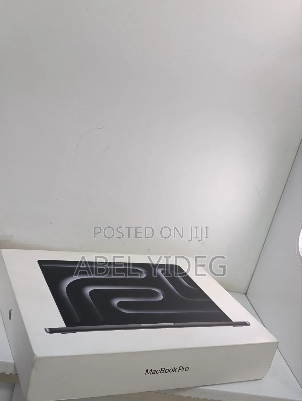 New Laptop Apple MacBook Pro 2024 M4 14-Inch 24GB SSD 1T