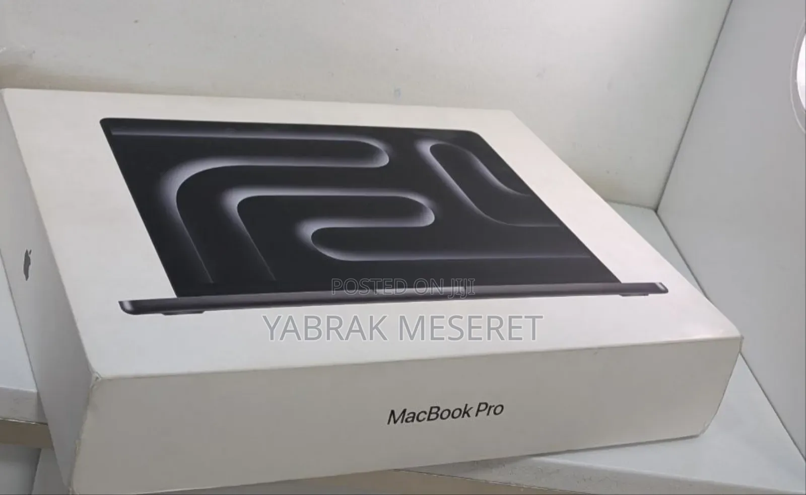 New Laptop Apple MacBook Pro 2024 M4 Pro 14-Inch 24GB SSD 256GB