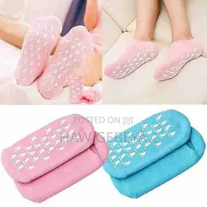 Photo -  Soft Moisturizing Gel Socks Foot Care