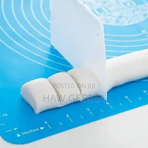 Photo - Reusable Non-stick Silicon Baking Mat / Dough Mat