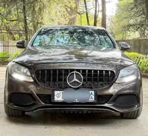 Photo - Mercedes-Benz C180 2014 Gray