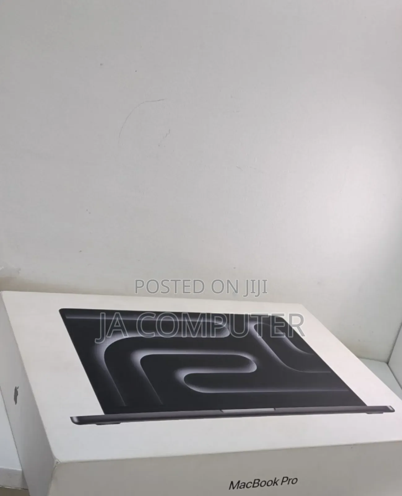 New Laptop Apple MacBook Pro 2024 M4 14-Inch 24GB Apple M3 Max SSD 1T