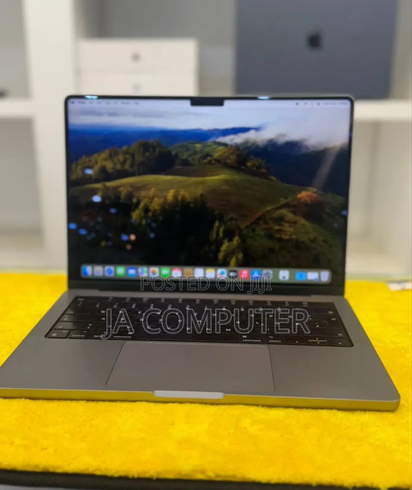 New Laptop Apple MacBook Pro M1 16GB Apple M1 Pro SSD 512GB