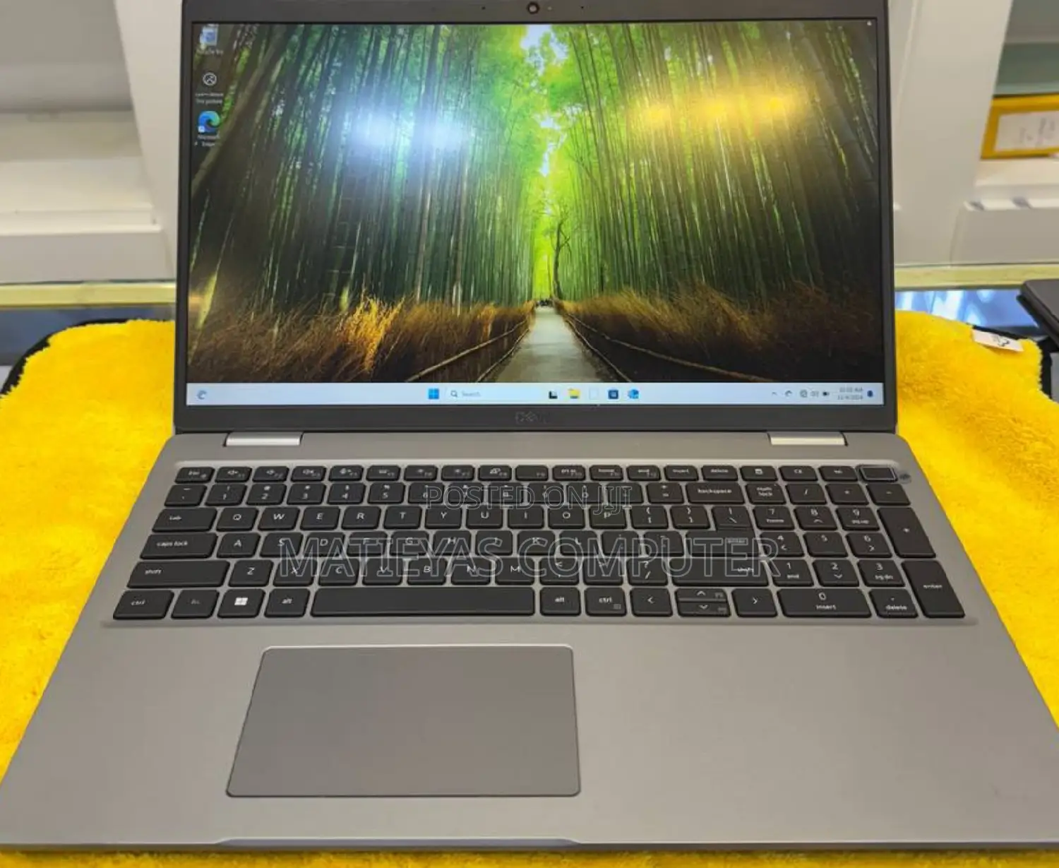 New Laptop Dell Precision 15 3520 16GB Intel Core I7 SSD 1T