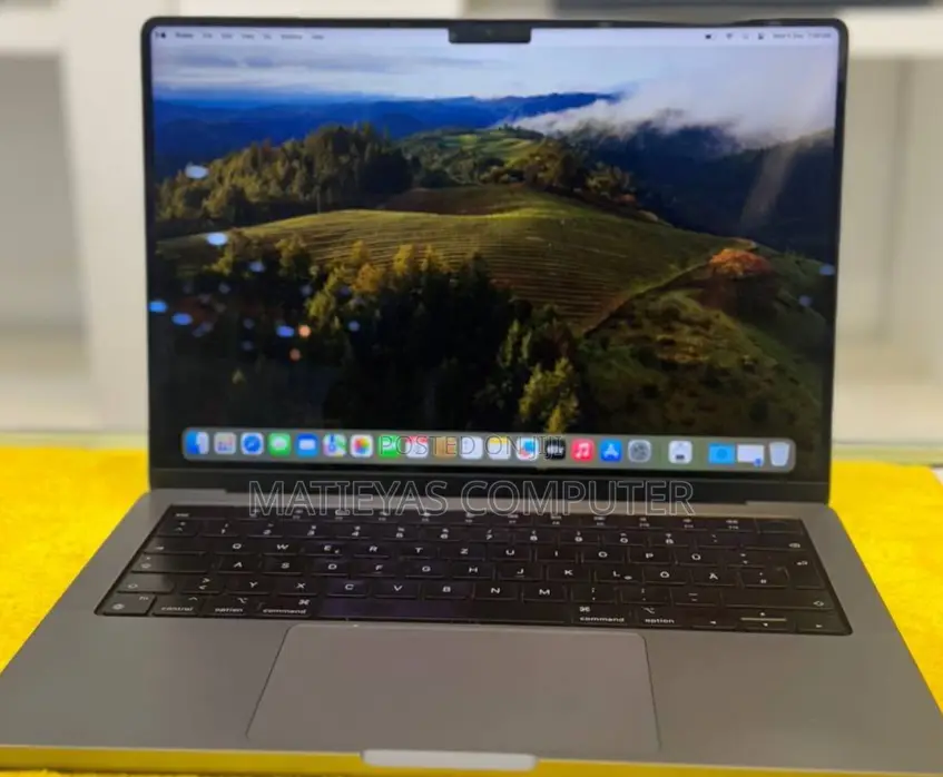 New Laptop Apple MacBook Pro 2021 M1 16GB Apple M1 SSD 512GB