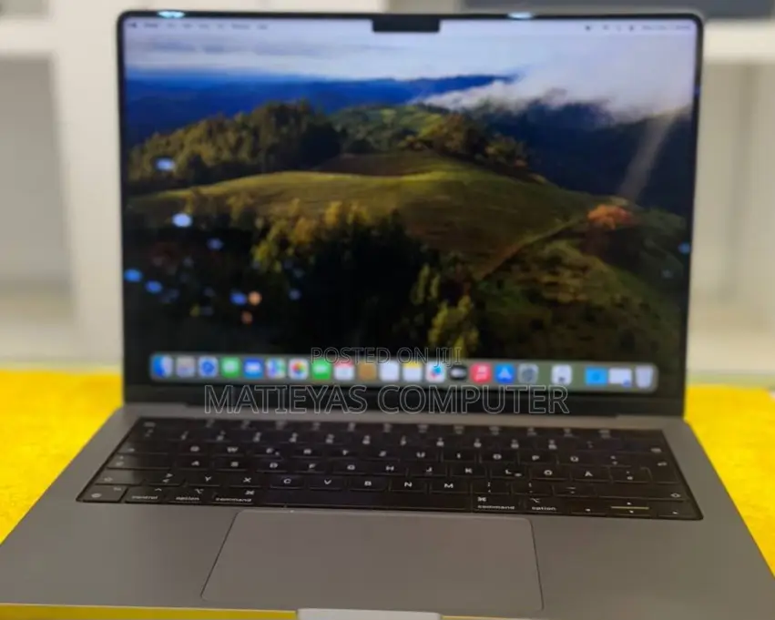 New Laptop Apple MacBook Pro 2021 M1 16GB Apple M1 SSD 512GB