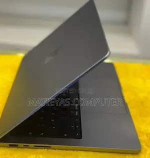 New Laptop Apple MacBook Pro 2021 M1 16GB Apple M1 SSD 512GB