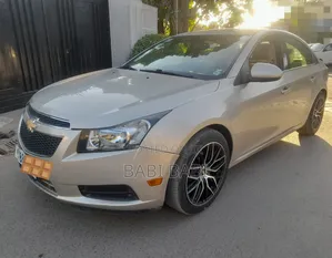Photo - Chevrolet Cruze 2015 Gold