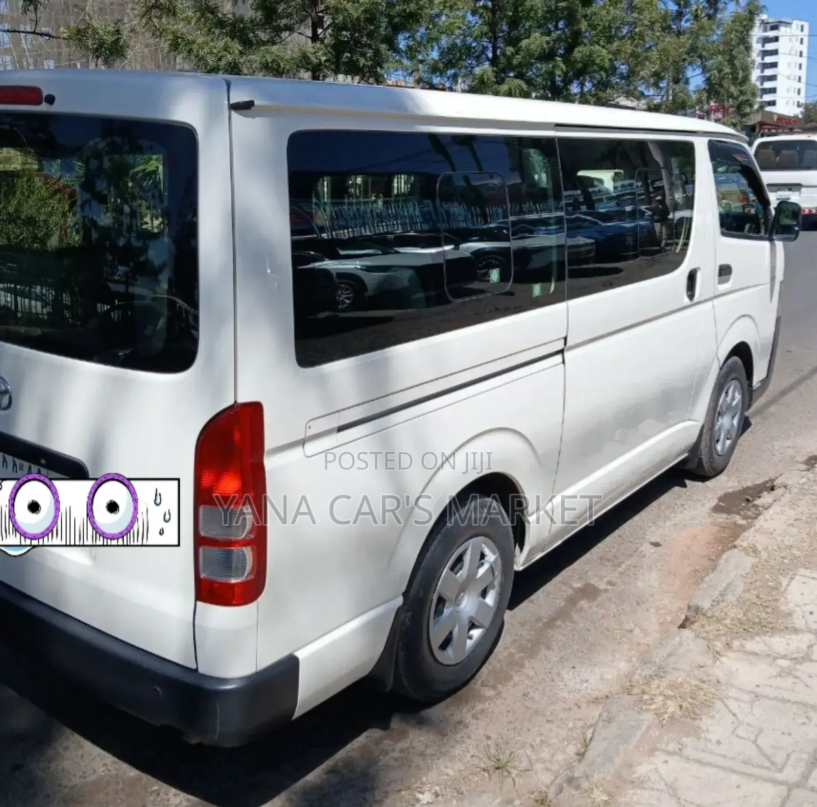 Toyota HiAce 2021 White