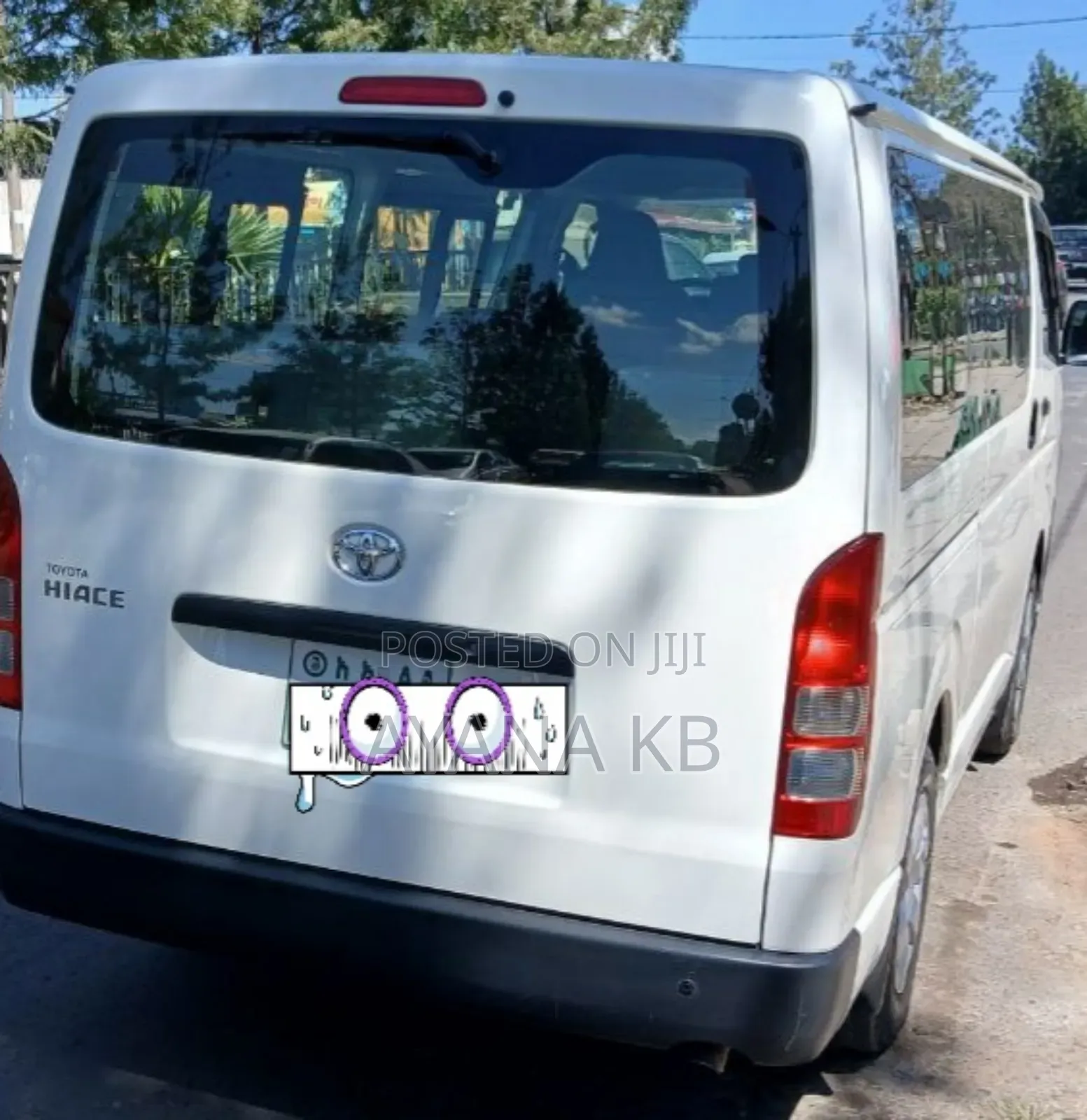 Toyota HiAce 2021 White