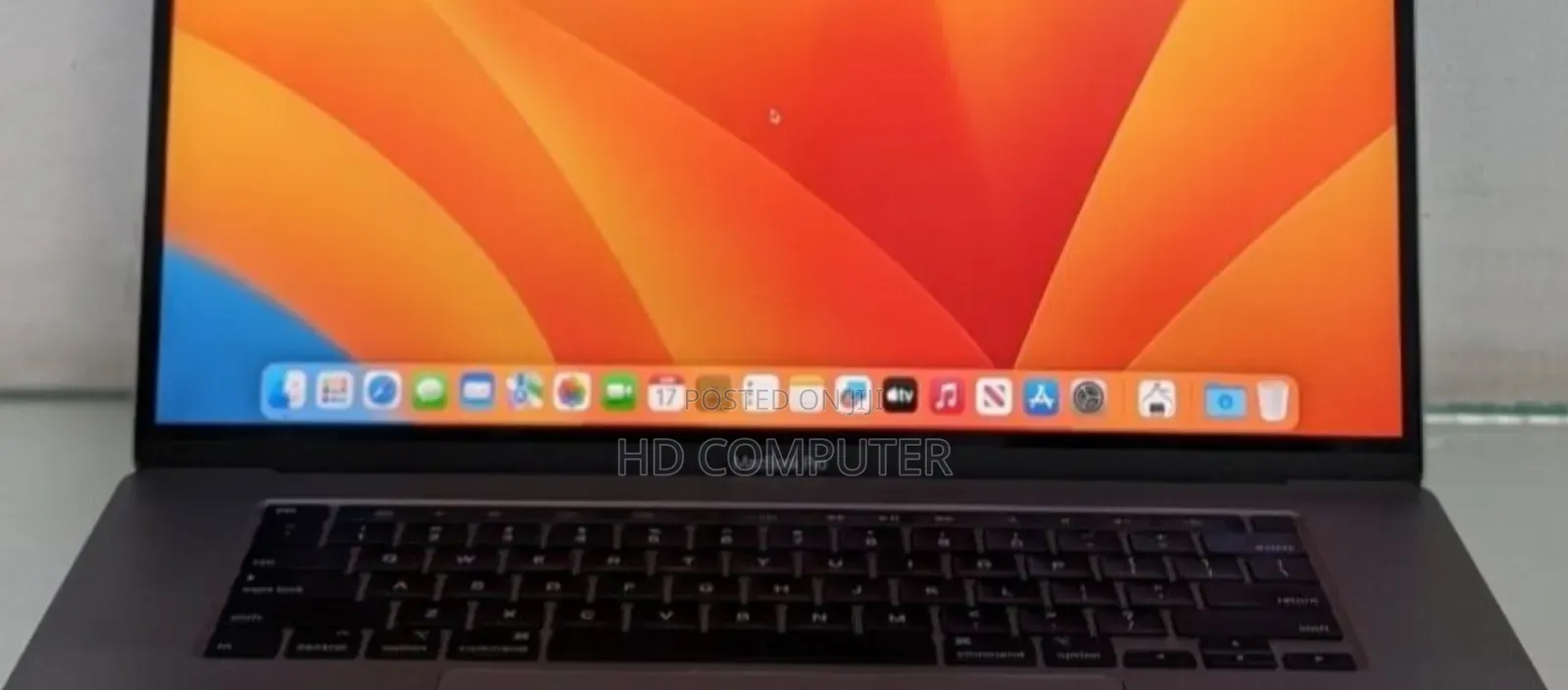 New Laptop Apple MacBook Pro 2019 16GB Intel Core I7 SSD 512GB