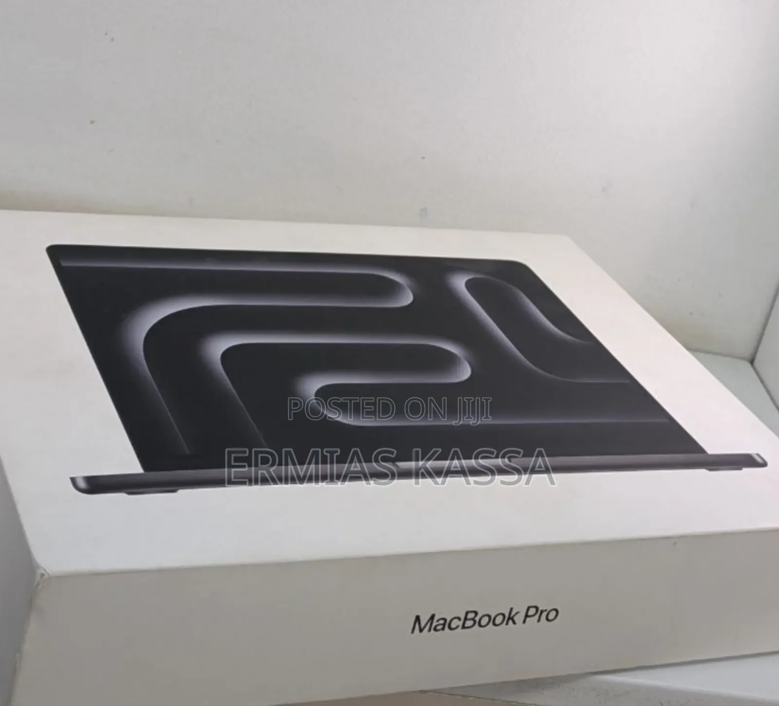 New Laptop Apple MacBook Pro 2024 M4 14-Inch 24GB Apple M3 Pro SSD 1T