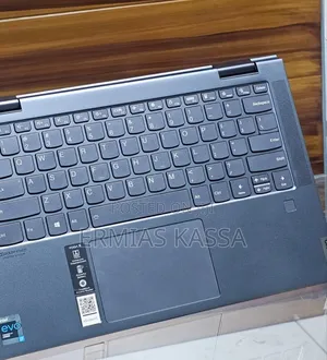 New Laptop Lenovo Yoga 710 16GB Intel Core I5 SSD 512GB