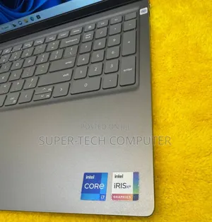 New Laptop Dell Precision 15 3520 8GB Intel Core I7 SSD 512GB