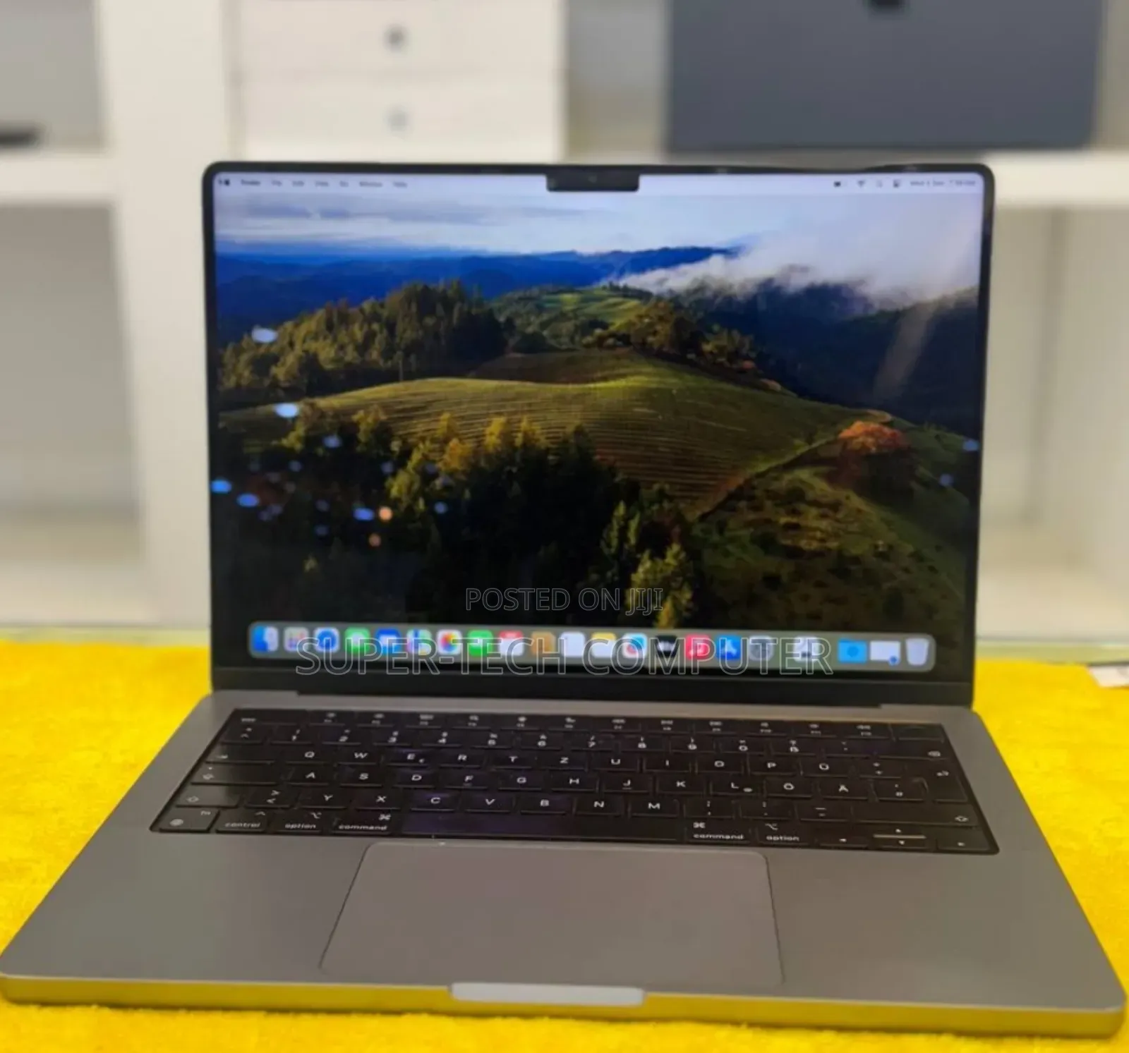 New Laptop Apple MacBook Pro 2021 M1 16GB Apple M1 Pro SSD 512GB