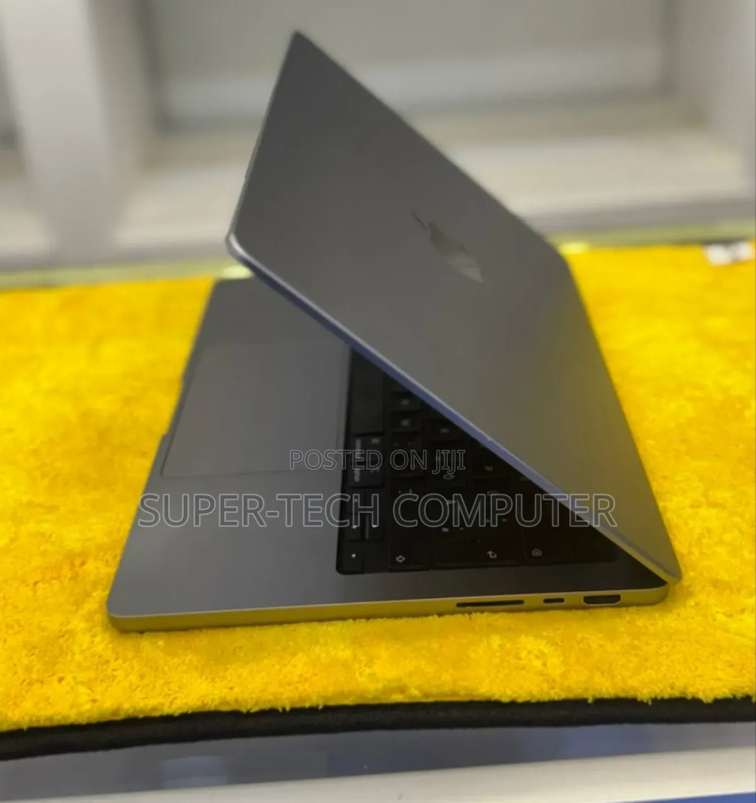 New Laptop Apple MacBook Pro 2021 M1 16GB Apple M1 Pro SSD 512GB