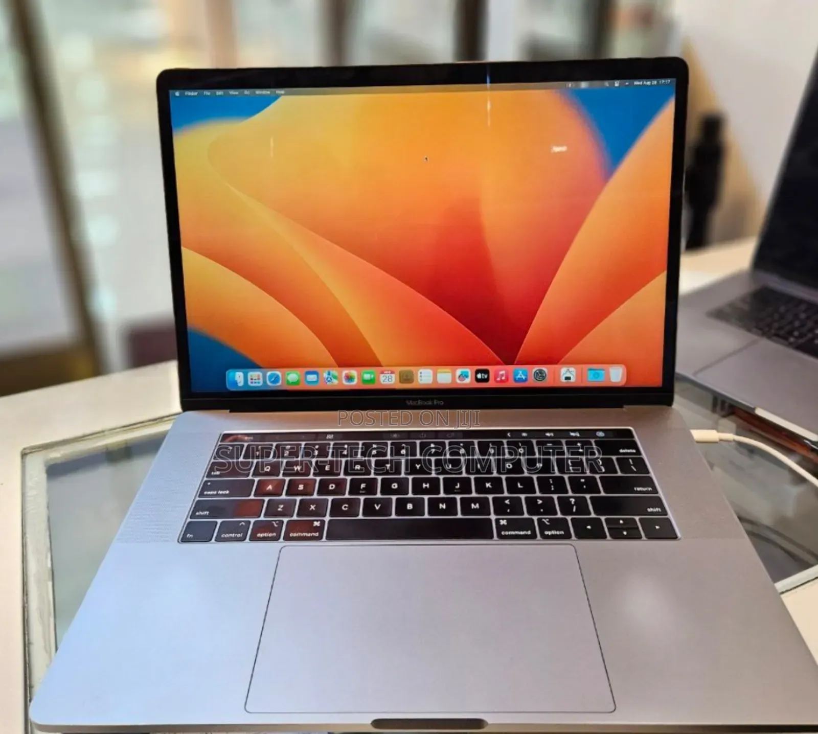 New Laptop Apple MacBook Pro 2019 16GB Intel Core I7 SSD 512GB
