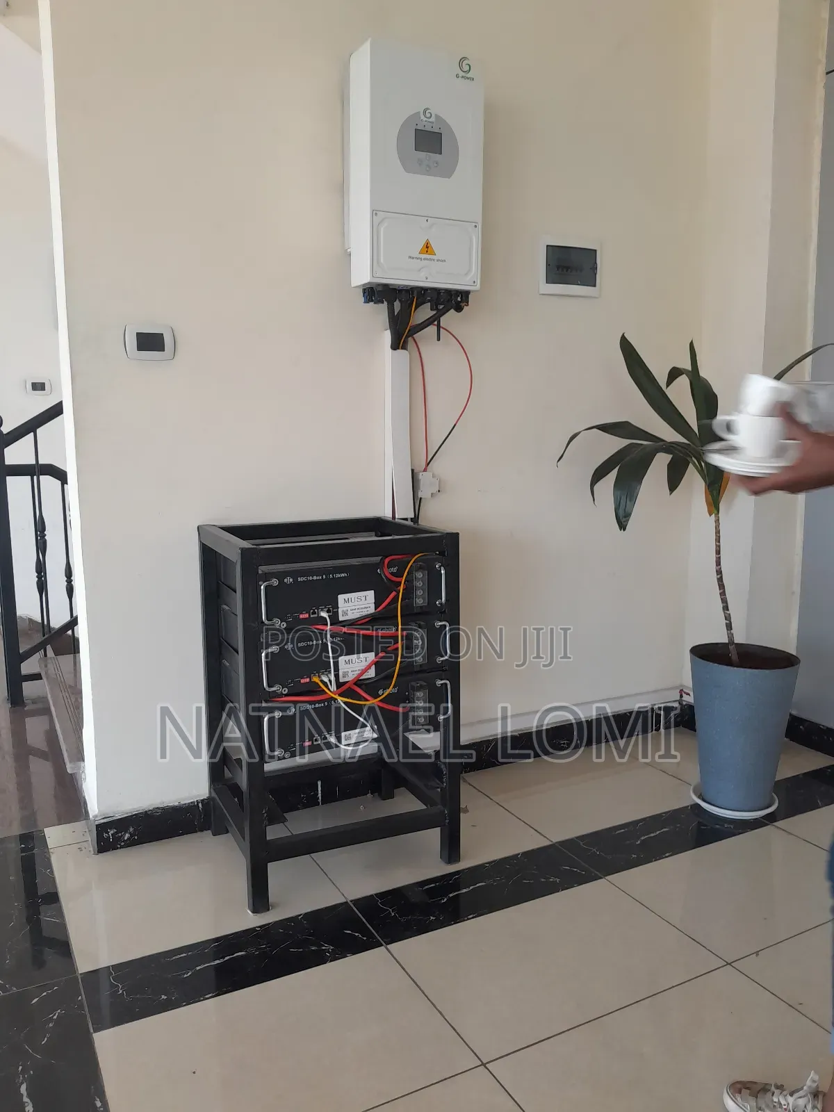 Invertor, Battery, and Solarpanal Back-Up