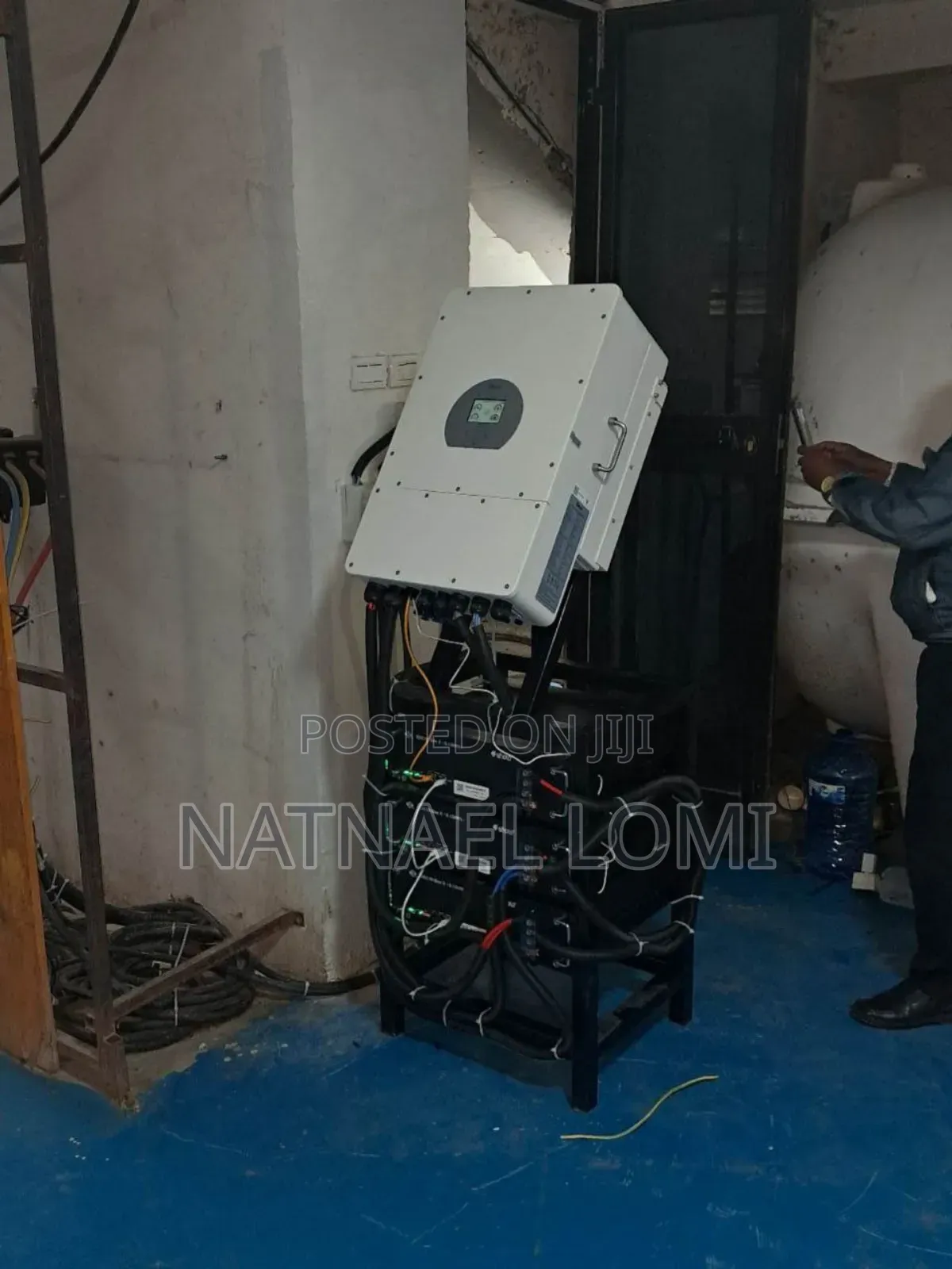 Invertor, Battery, and Solarpanal Back-Up