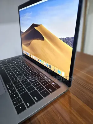New Laptop Apple MacBook Pro 2019 8GB Intel Core I5 SSD 256GB