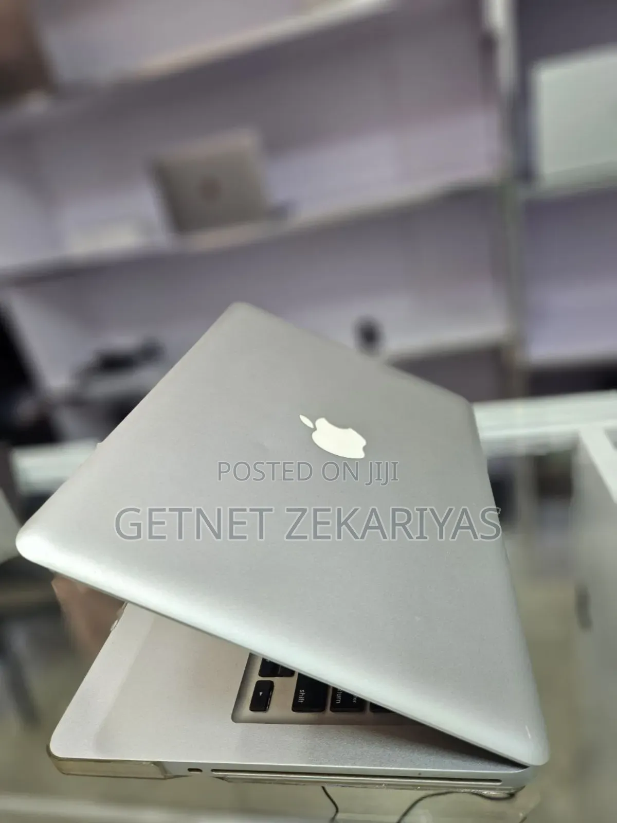 New Laptop Apple MacBook Pro 2011 4GB Intel Core I7 SSD 500GB