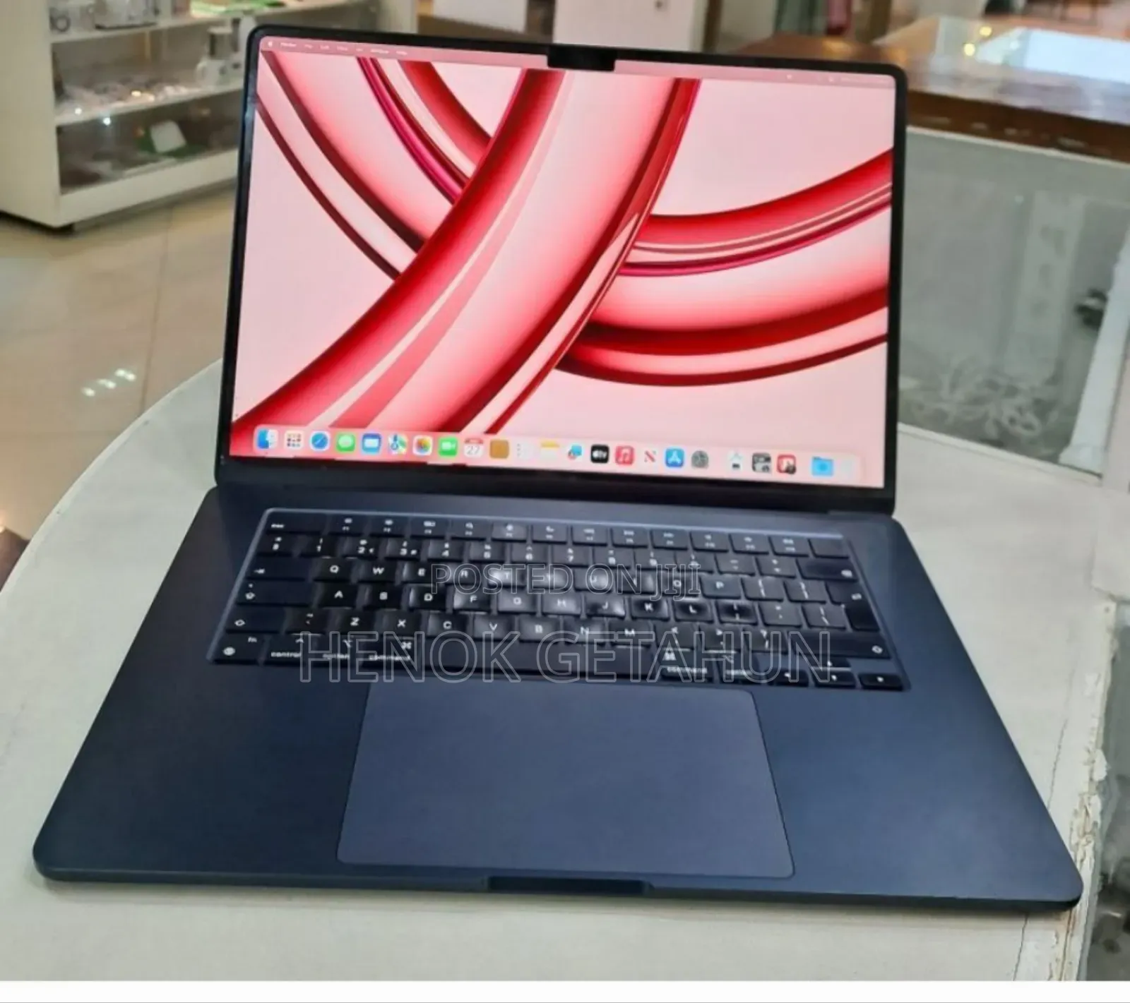 New Laptop Apple MacBook Air 2022 M2 8GB Apple M2 SSD 512GB