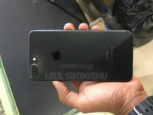 Photo - Apple iPhone 7 Plus 128 GB Black