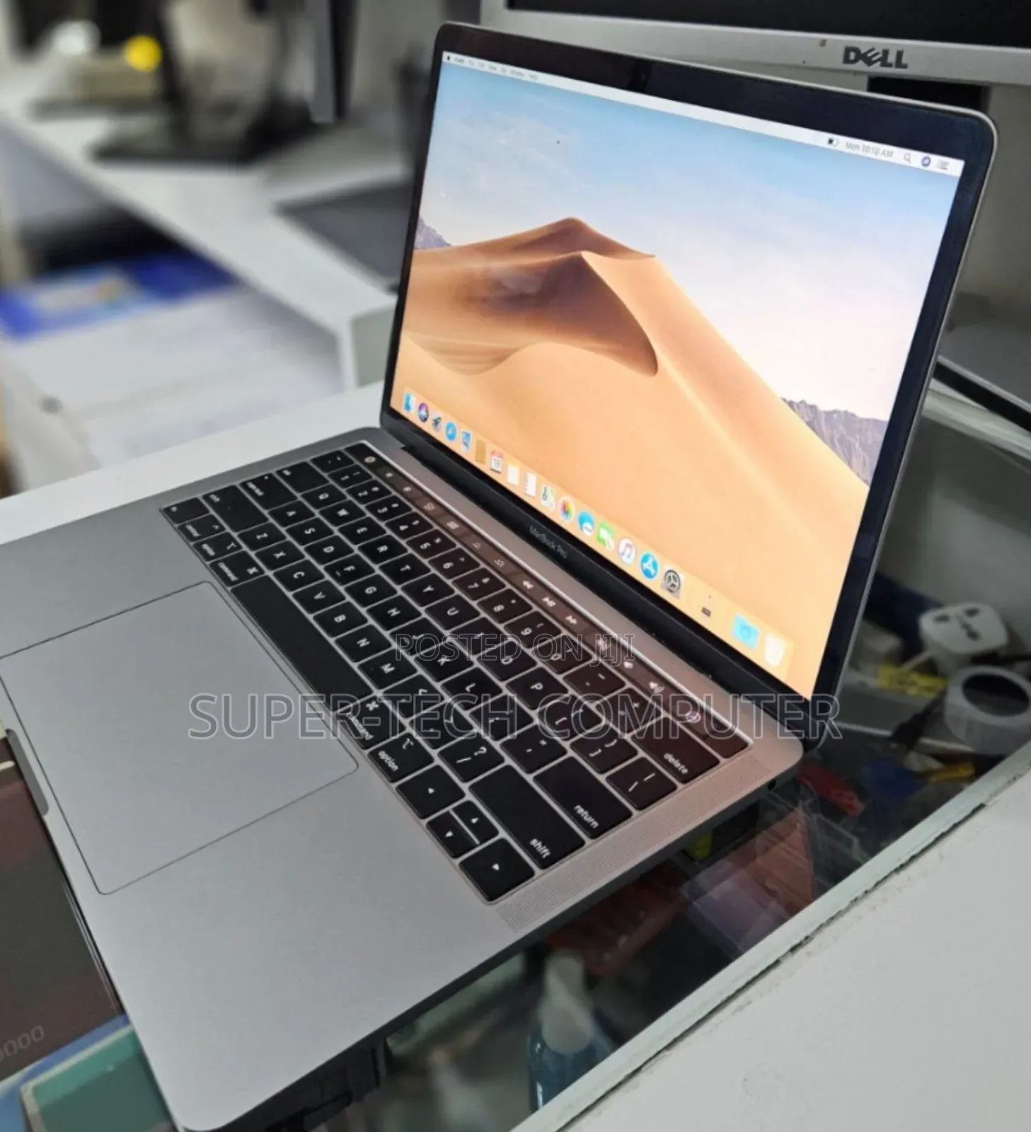 New Laptop Apple MacBook Pro 2019 8GB Intel Core I5 SSD 256GB